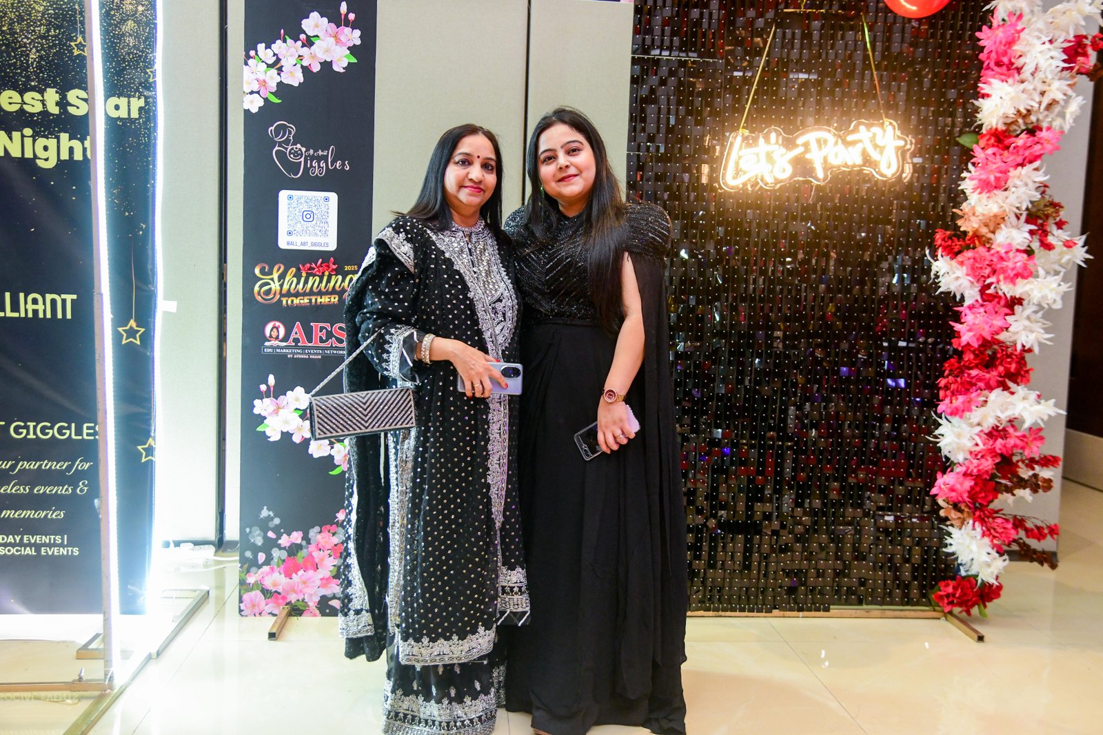 Exceptional AES Gallery Scene 186